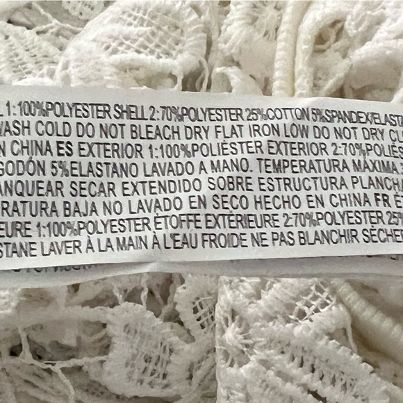 Forever 21 Sweater Floral Crochet Color: Cream. Size Large - Picture 5 of 6